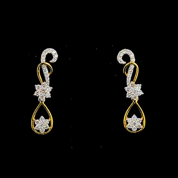 Elegant Gold Necklace Set with Earrings - Image 3